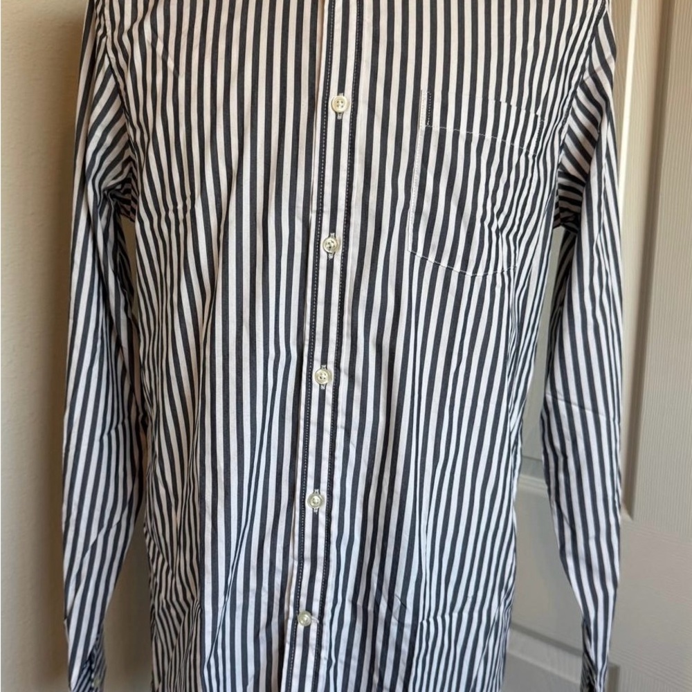 GAP Men's Black and White Striped Casual Shirt